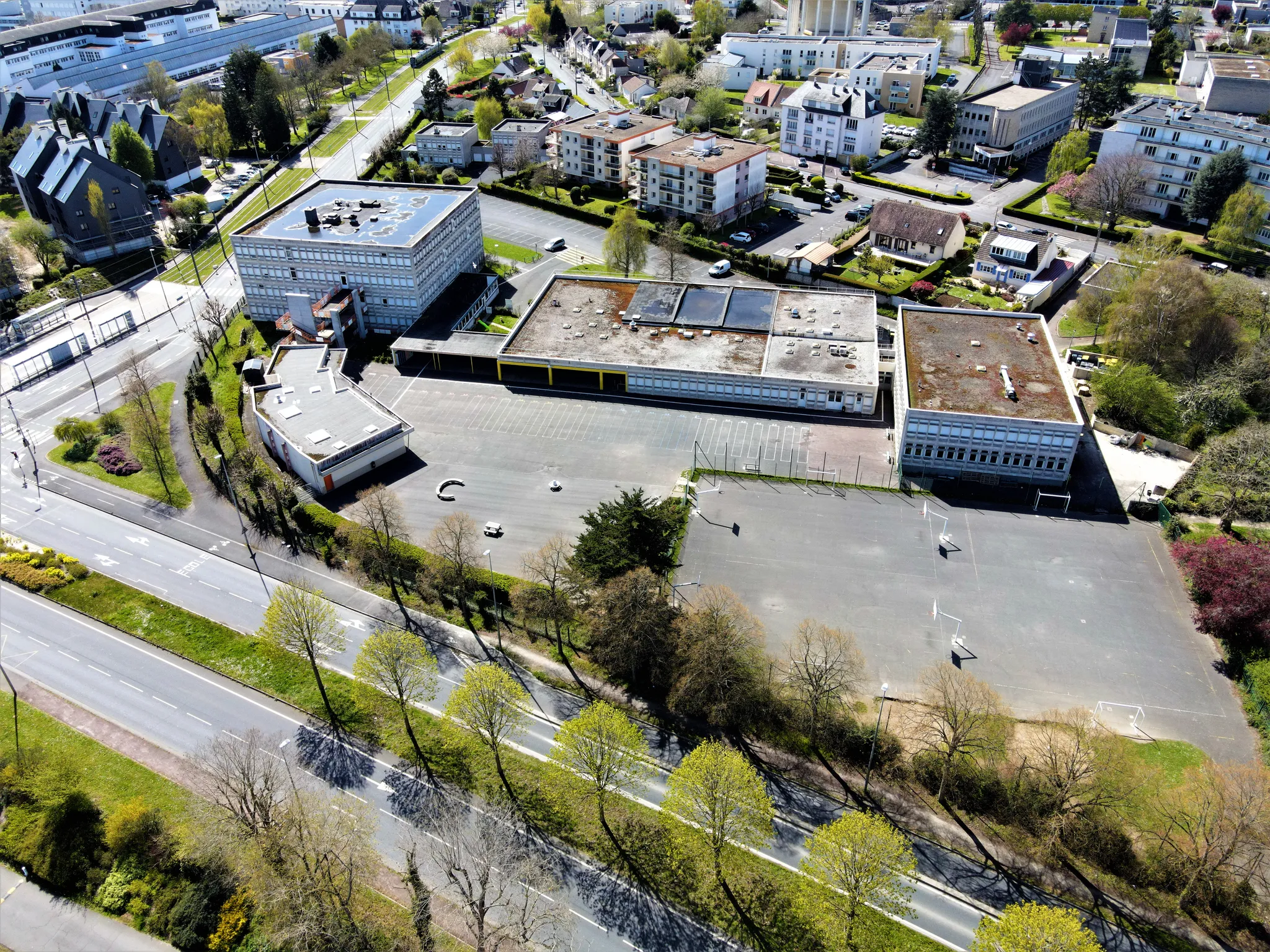 Prise de vue aérienne, photo aérienne du collège Fernand LECHANTEUR, télépilote drone, pilote drone, PICSEL DRONE, CAEN LA MER
