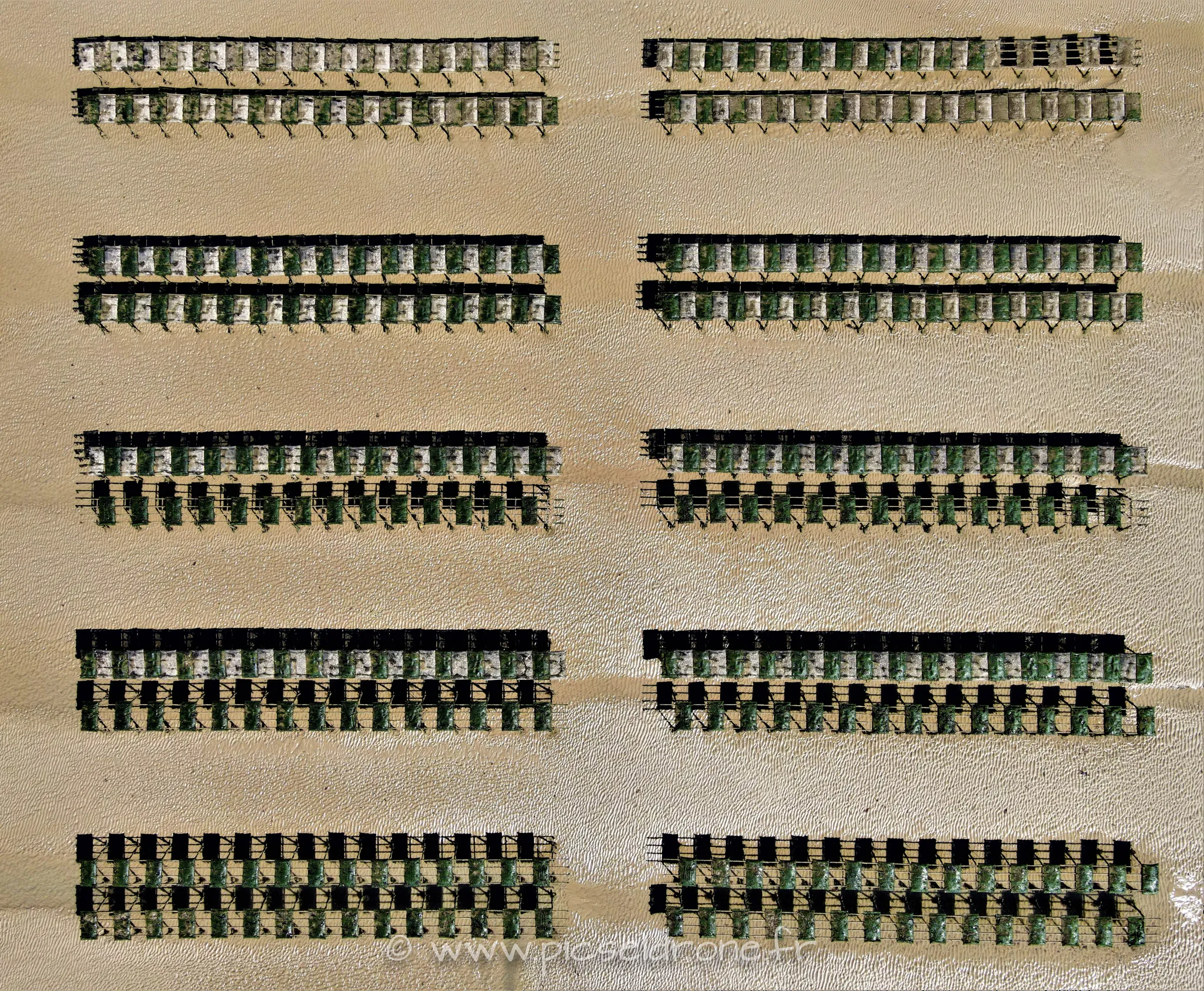 Prise de vue aérienne, photo aérienne de parc à huîtres, ASNELLES, télépilote drone, pilote drone, PICSEL DRONE, CAEN