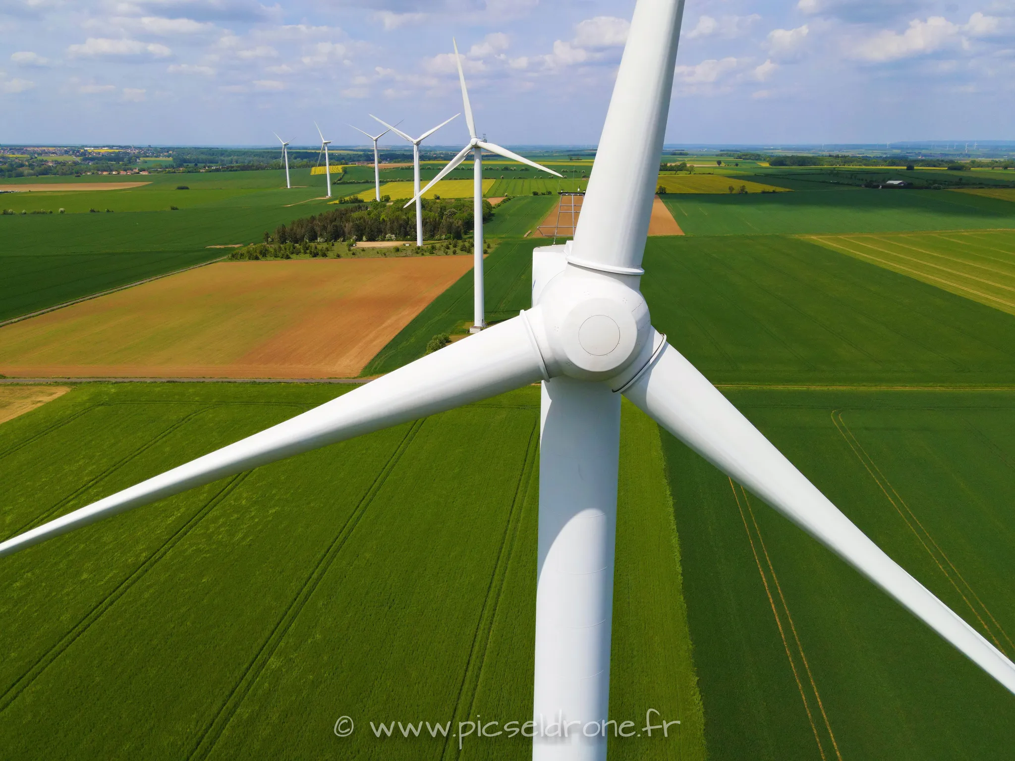 Prise de vue aérienne, photo aérienne, inspection technique d'éoliennes, télépilote drone, pilote drone, PICSEL DRONE, CAEN