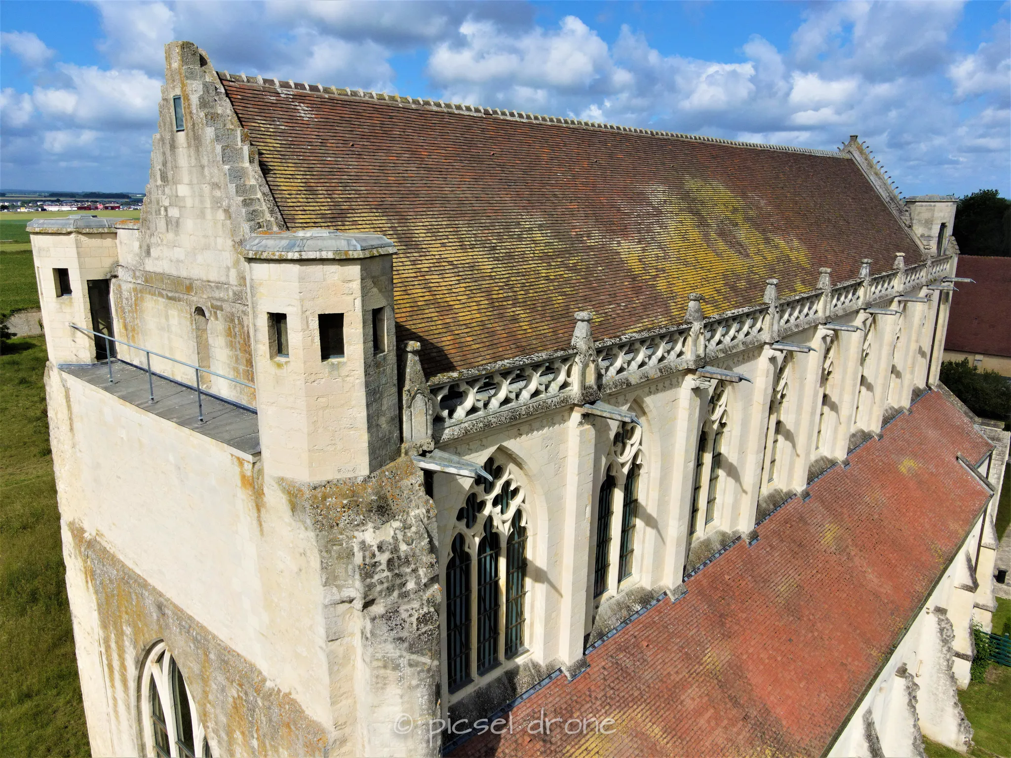 Prise de vue aérienne, photo aérienne de l'Abbaye d'Ardenne, IMEC, Saint-Germain-la-Blanche-Herbe télépilote drone, pilote drone, PICSEL DRONE, CAEN