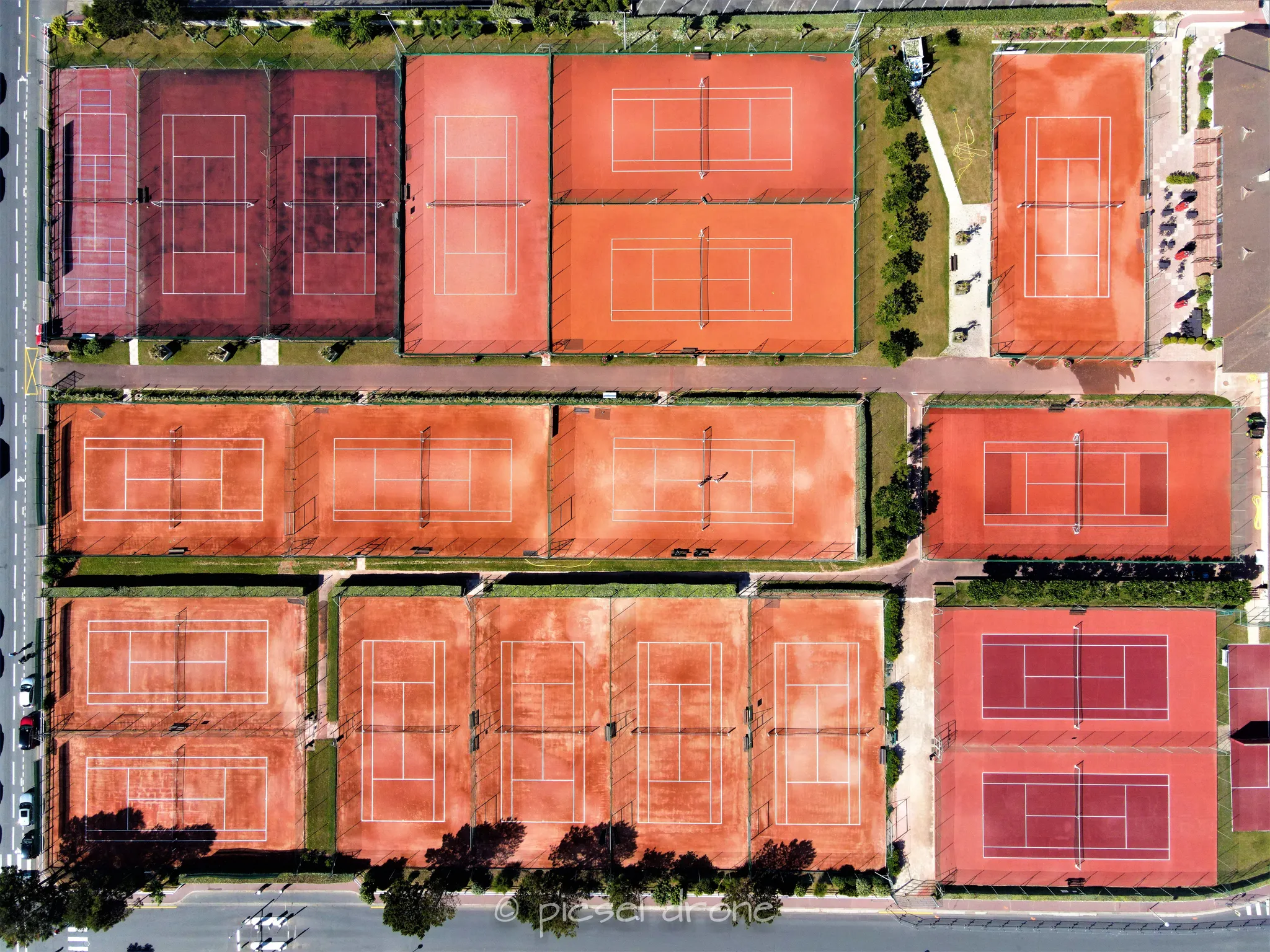 Prise de vue aérienne, photo aérienne du Tennis de Deauville, télépilote drone, pilote drone, PICSEL DRONE, CAEN