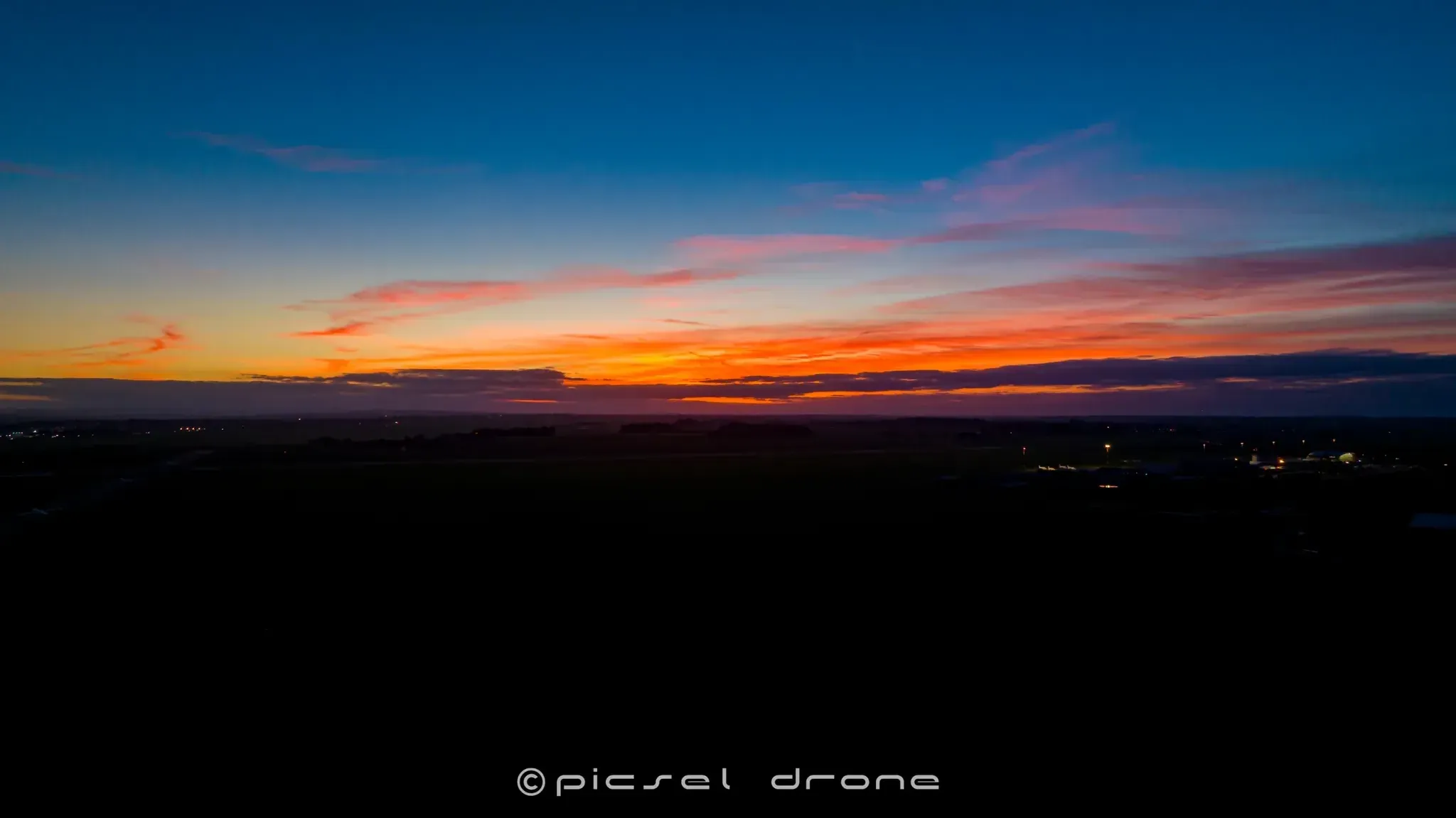 Prise de vue aérienne, photo aérienne, coucher de soleil, Carpiquet, télépilote drone, pilote drone, PICSEL DRONE, CAEN